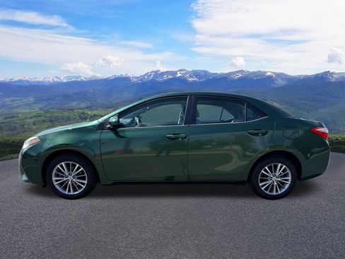 Used 2014 Toyota Corolla LE FWD image 2