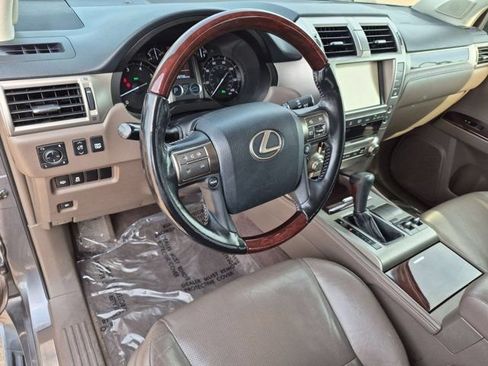 Used 2018 Lexus GX 460 Premium w/ Premium Package AWD/4WD image 11