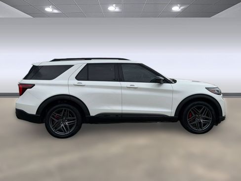 Used 2025 Ford Explorer ST AWD/4WD image 8