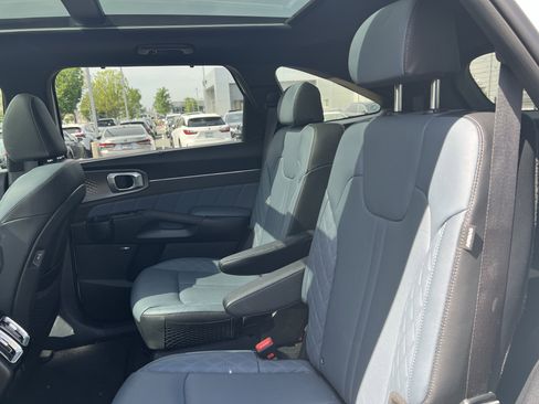 Used 2025 Kia Sorento SX Prestige image 33