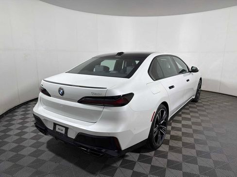 Certified 2023 BMW 760i xDrive AWD/4WD image 3