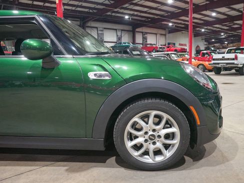 Used 2015 MINI Cooper S image 11