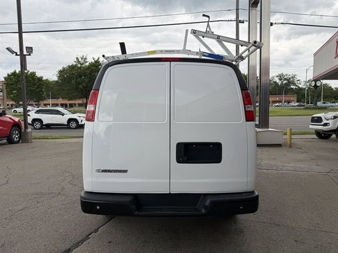 Used 2021 Chevrolet Express 3500 w/ Driver Convenience Package RWD image 7