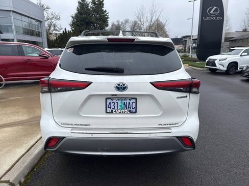 Used 2021 Toyota Highlander Platinum image 6