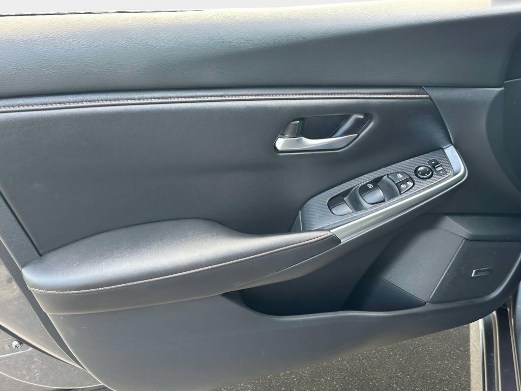 Certified 2023 Nissan Sentra SR w/ SR Premium Package FWD image 21