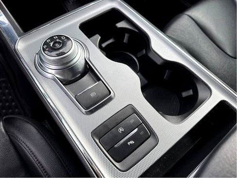 Used 2022 Ford Edge Titanium w/ Class II Trailer Tow Package image 22