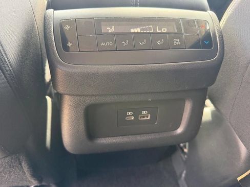 Used 2025 Nissan Pathfinder SV FWD image 14