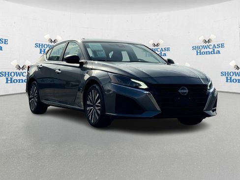 Used 2024 Nissan Altima 2.5 SV image 10