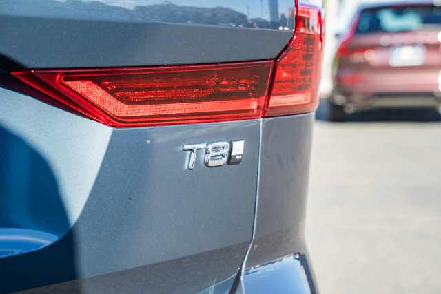 New 2027 Volvo XC60 T8 Plus AWD/4WD image 8