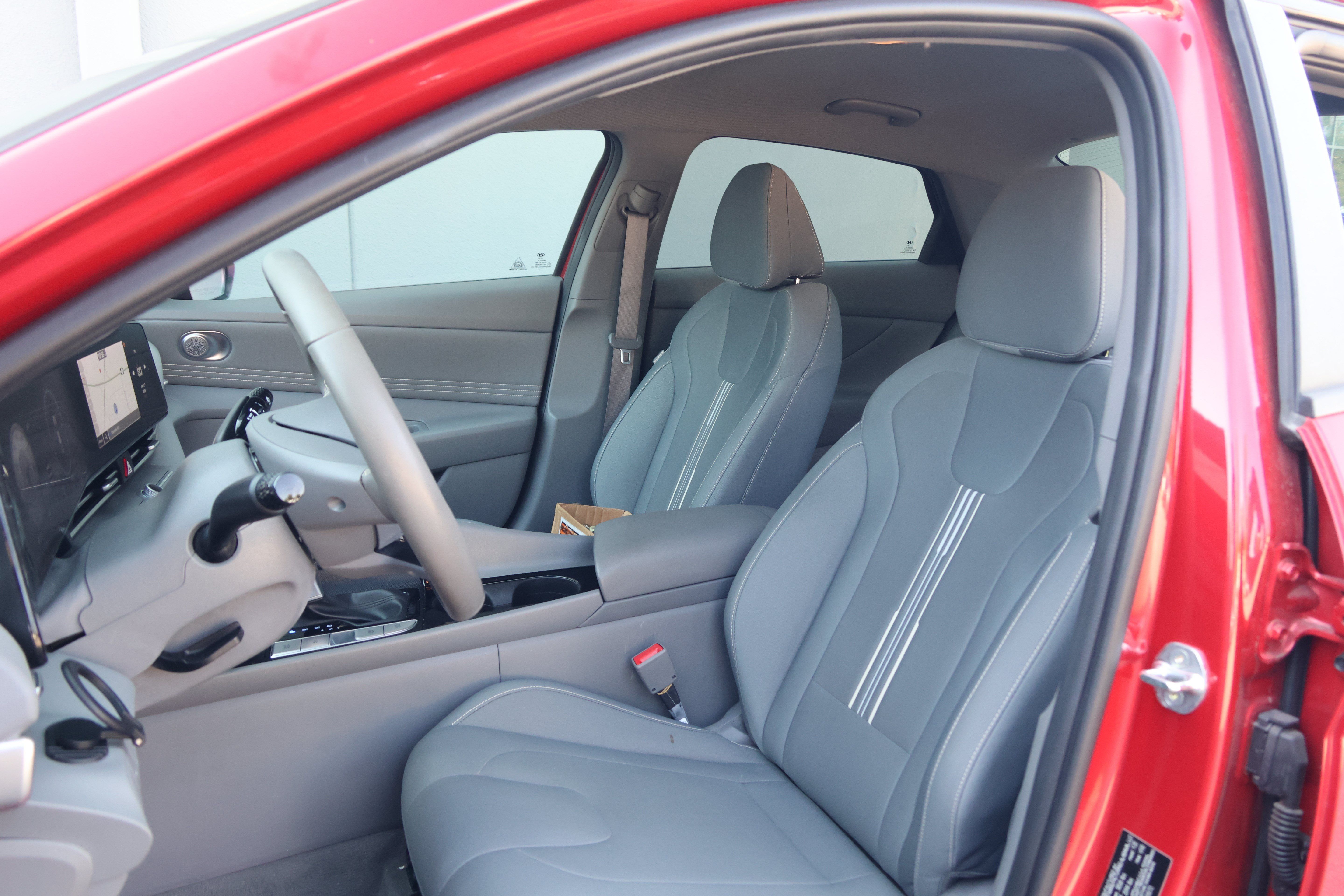 Used 2023 Hyundai Elantra SEL w/ Convenience Package FWD image 32
