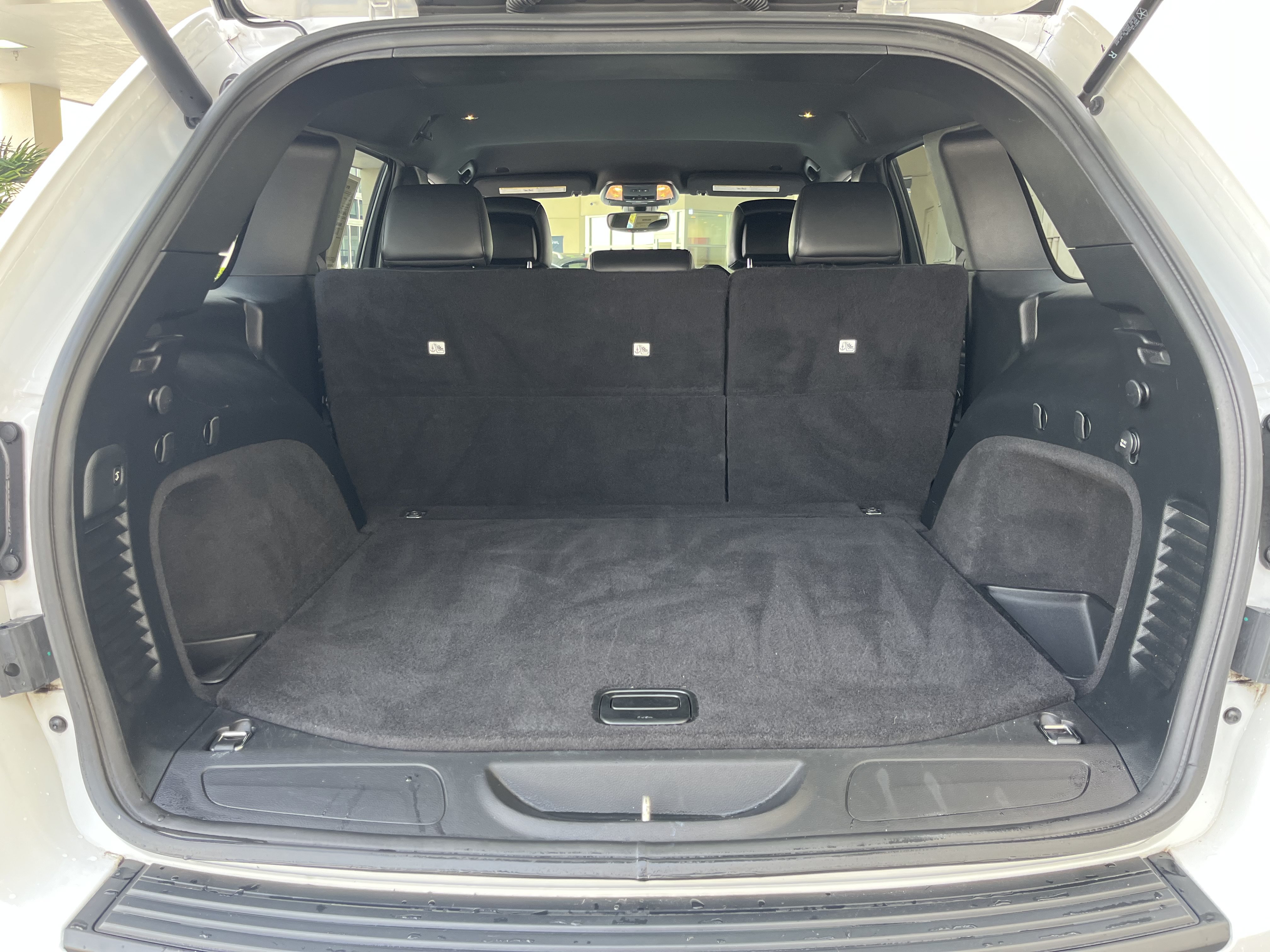 Used 2019 Jeep Grand Cherokee Altitude AWD/4WD image 18