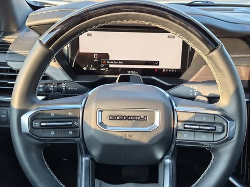 Used 2025 GMC Acadia Denali w/ Super Cruise Package image 18