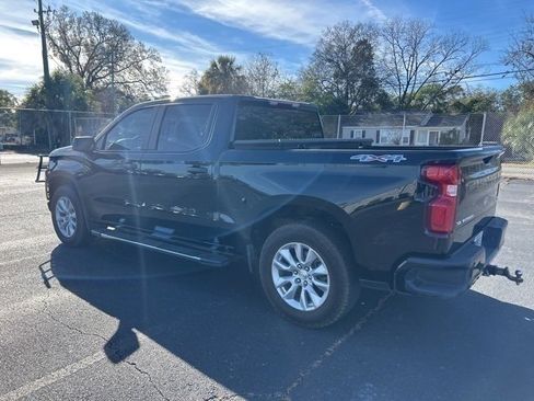 Used 2021 Chevrolet Silverado 1500 Custom image 3