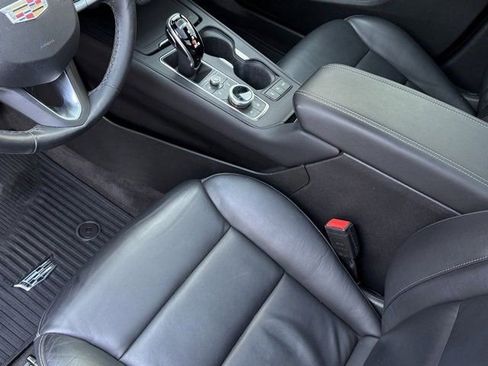 Used 2022 Cadillac XT4 Luxury w/ Cold Weather Package image 21