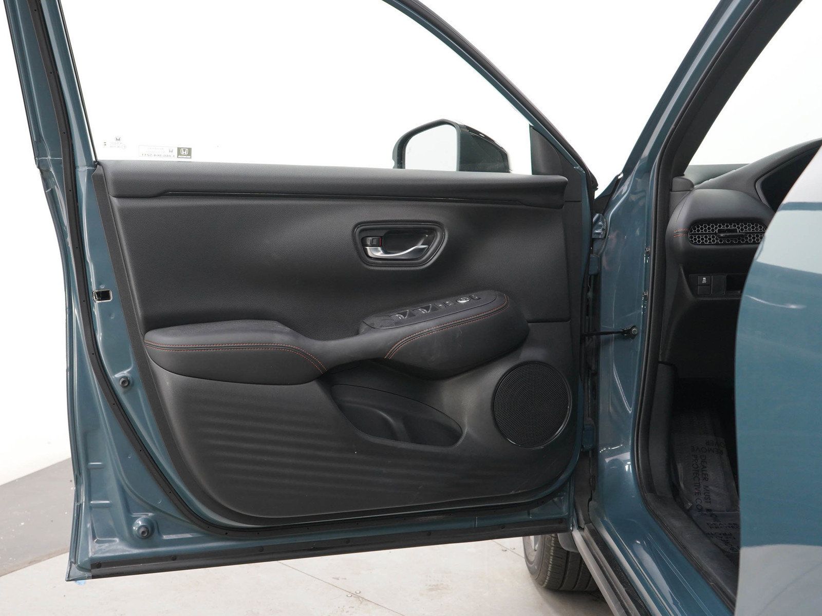 Used 2025 Honda HR-V Sport image 18