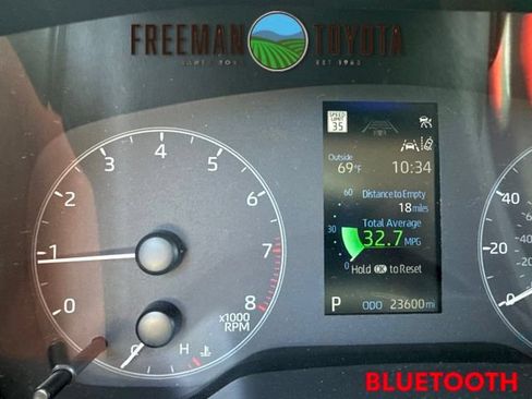 Used 2024 Toyota Corolla LE w/ LE Convenience Package FWD image 8