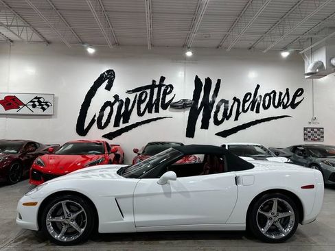 Used 2013 Chevrolet Corvette Convertible w/ 2LT Preferred Equipment Group RWD image 2