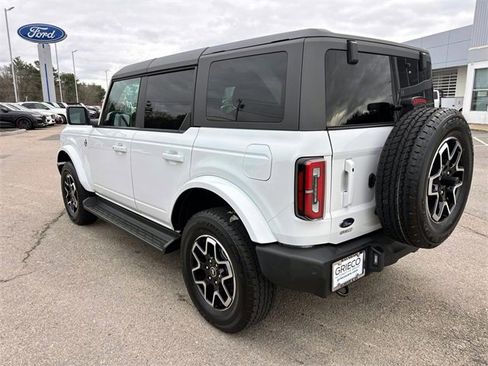 Used 2025 Ford Bronco Outer Banks image 5