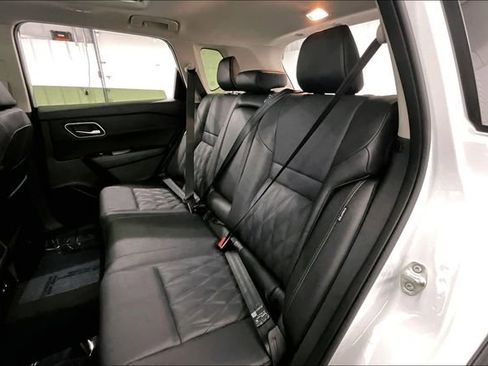 New 2025 Nissan Rogue Platinum AWD/4WD image 11