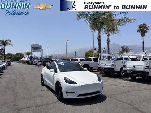 Used 2021 Tesla Model Y Long Range AWD/4WD image 1