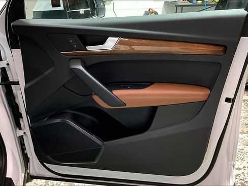 Used 2022 Audi Q5 2.0T Premium Plus image 22