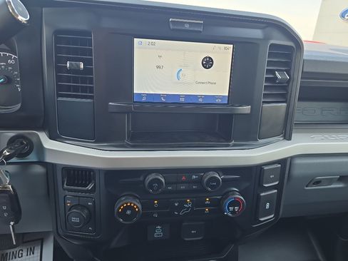 Used 2025 Ford F250 XL AWD/4WD image 29