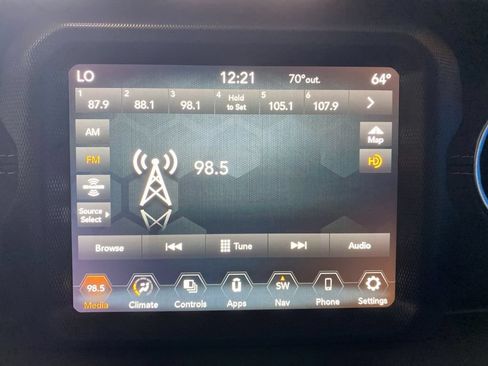 Used 2023 Jeep Wrangler Unlimited Sahara AWD/4WD image 2