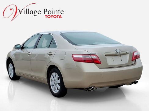 Used 2008 Toyota Camry XLE FWD image 3