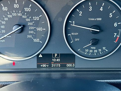 Used 2017 BMW 320i Sedan RWD image 11