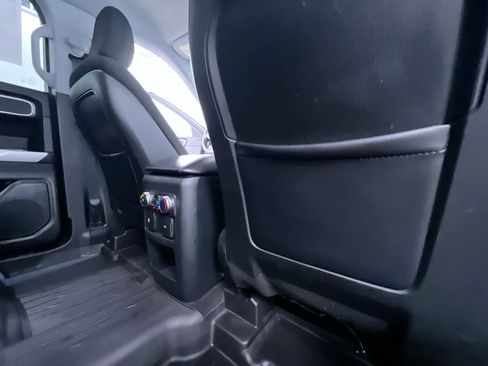 Used 2020 Ford Explorer XLT w/ Comfort Package AWD/4WD image 42