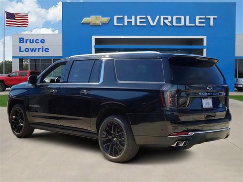 New 2025 Chevrolet Suburban High Country image 3