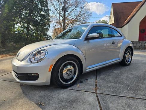 Used 2015 Volkswagen Beetle 1.8T Classic image 2