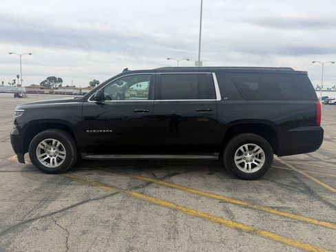 Used 2016 Chevrolet Suburban LT image 3