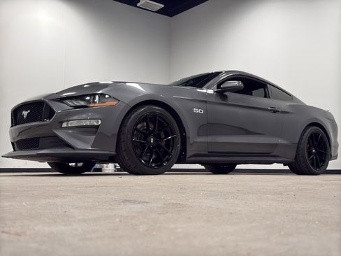 Certified 2019 Ford Mustang GT w/ Performance Package - Level 2 image 4