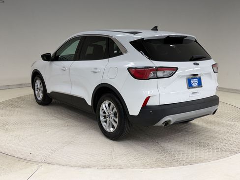 Used 2022 Ford Escape SE w/ Convenience Package FWD image 3