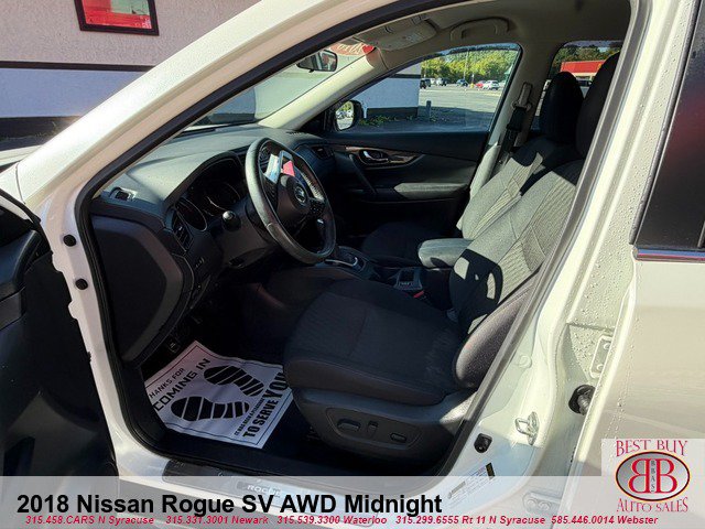 Used 2018 Nissan Rogue SV AWD/4WD image 9