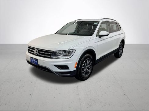 Used 2020 Volkswagen Tiguan SE w/ Panoramic Sunroof Package AWD/4WD image 2