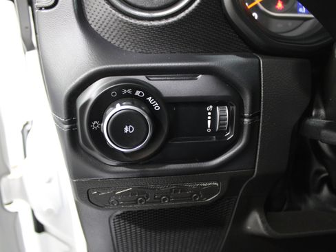 Used 2025 Jeep Wrangler Unlimited Rubicon image 7