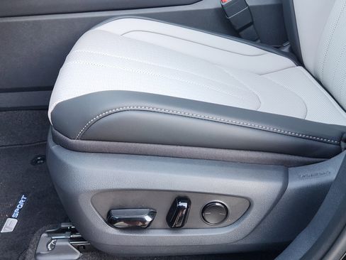 New 2026 Lexus TX 500h AWD image 17