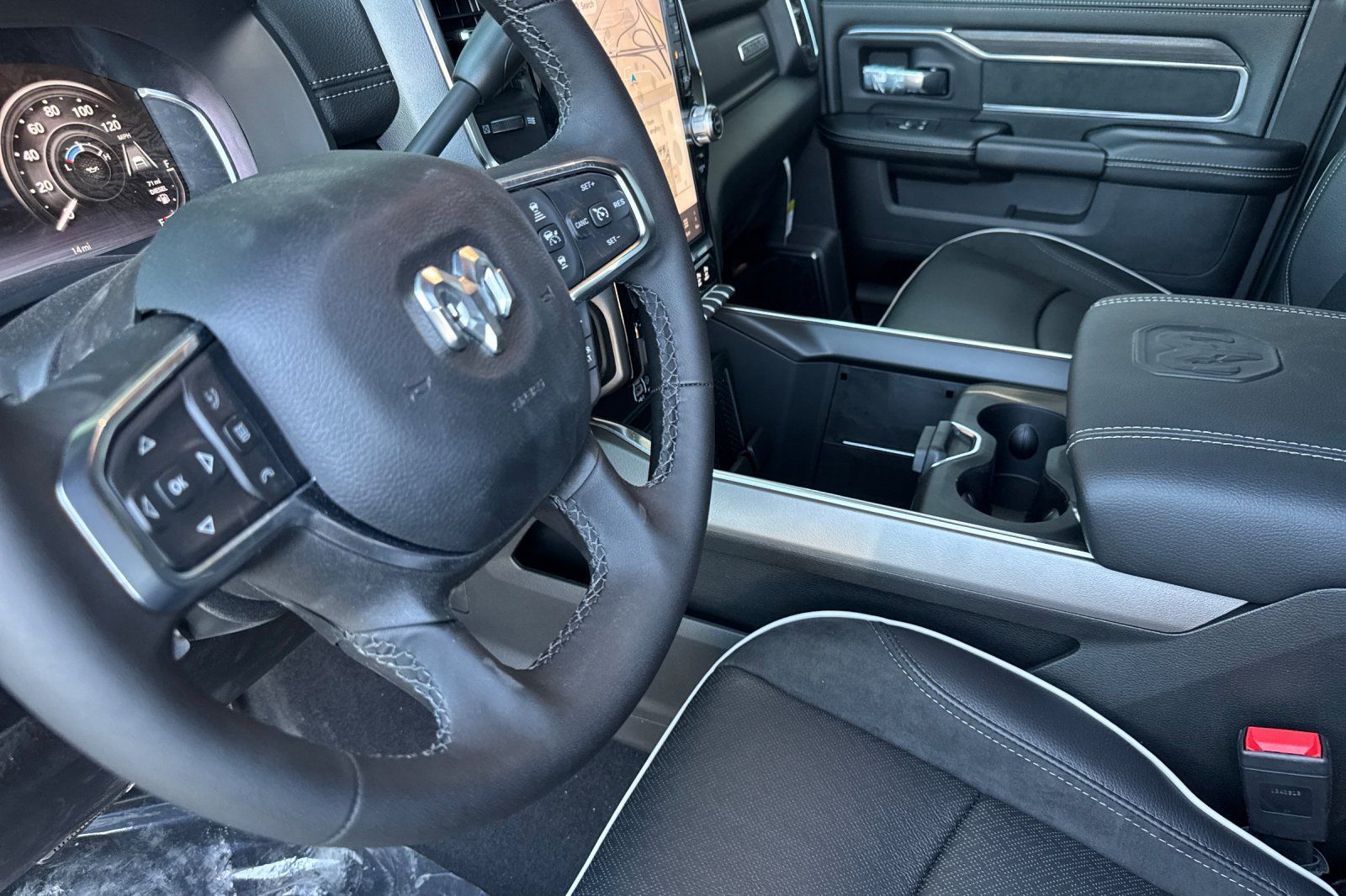 New 2026 RAM 2500 Laramie w/ Night Edition AWD/4WD image 9