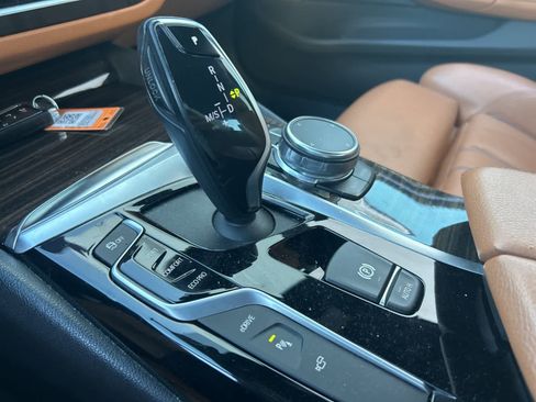 Used 2019 BMW 530e image 31