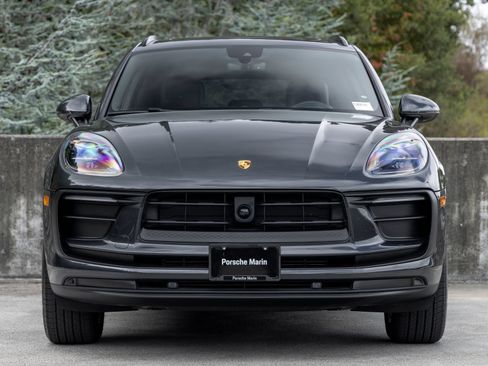 Certified 2026 Porsche Macan AWD/4WD image 8