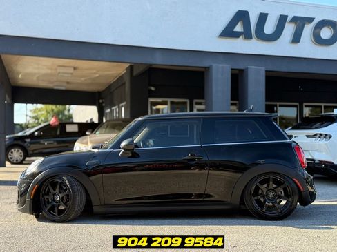 Used 2017 MINI Cooper S FWD image 3