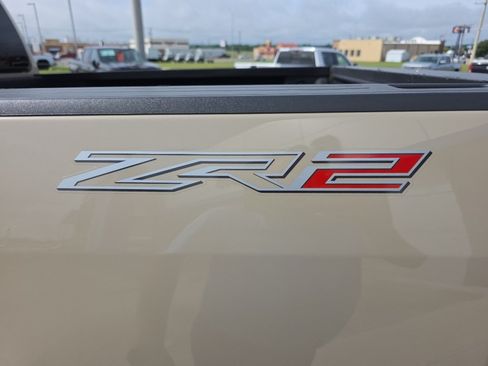 Used 2022 Chevrolet Colorado ZR2 AWD/4WD image 17