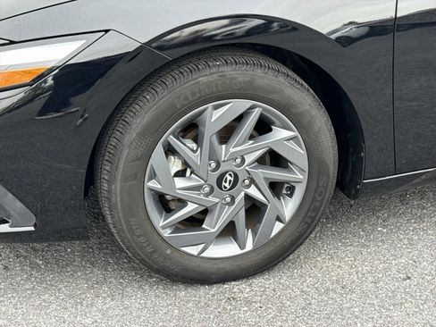 Used 2024 Hyundai Elantra SEL FWD image 7