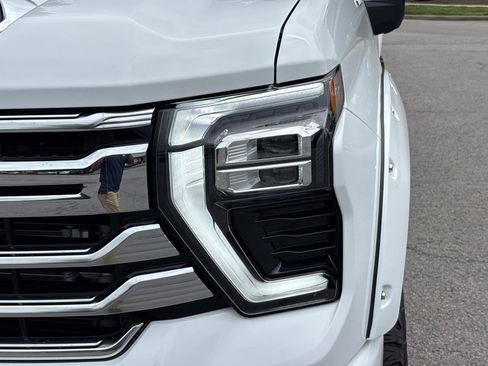 Used 2024 Chevrolet Silverado 2500 High Country w/ High Country Premium Package AWD/4WD image 11