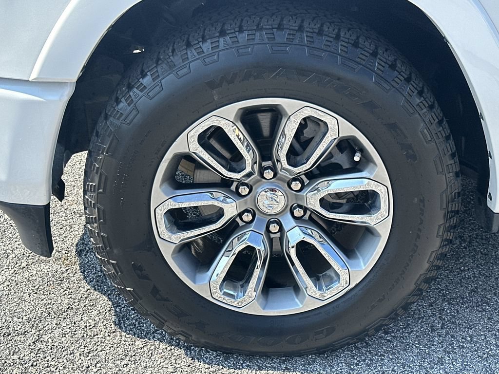 Used 2021 RAM 1500 Laramie w/ Sport Appearance Package AWD/4WD image 11