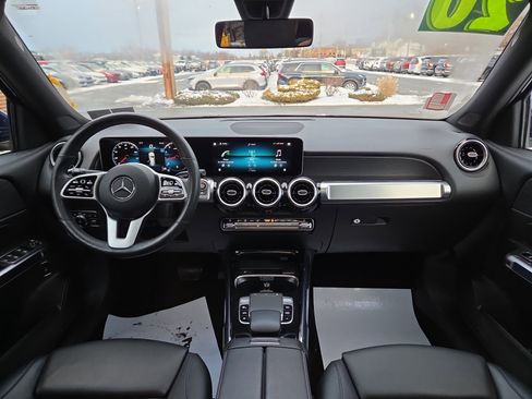 Used 2020 Mercedes-Benz GLB 250 4MATIC w/ Premium Package image 14