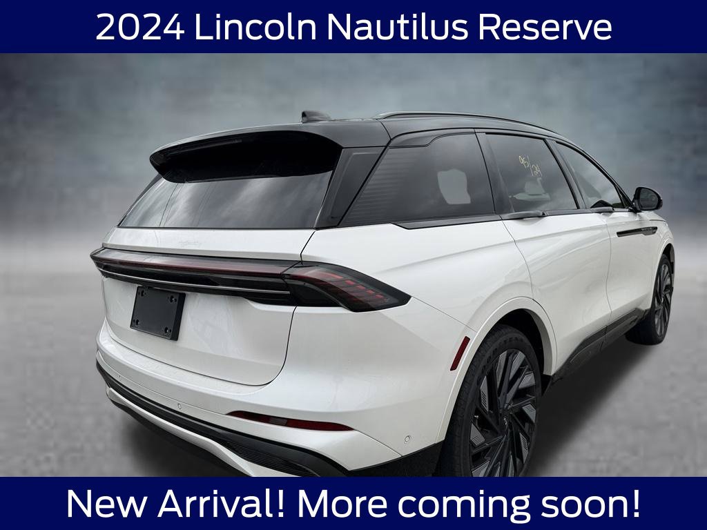 Used 2024 Lincoln Nautilus Reserve w/ Equipment Group 202A AWD/4WD image 4