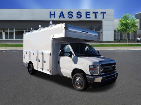 New 2026 Ford E-450 and Econoline 450 Super Duty w/ Power Equipment Group RWD image 1